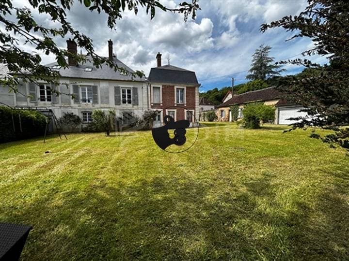 6 bedrooms house for sale in Toucy, France