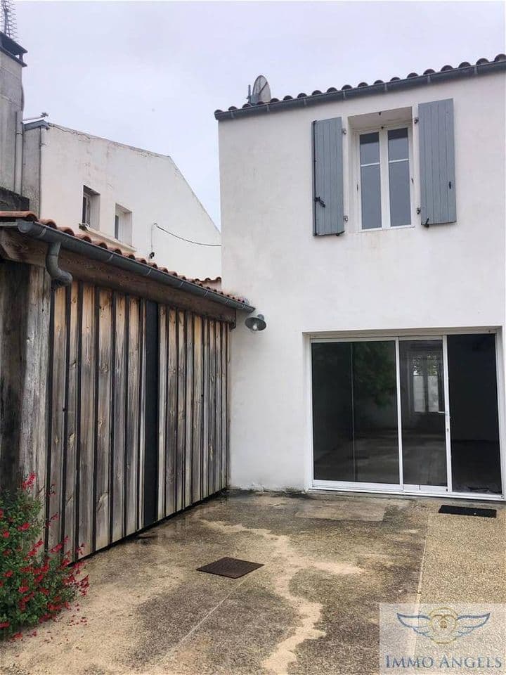 4 bedrooms house for sale in  France