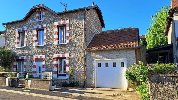 2 bedrooms house for sale in FIGEAC, France