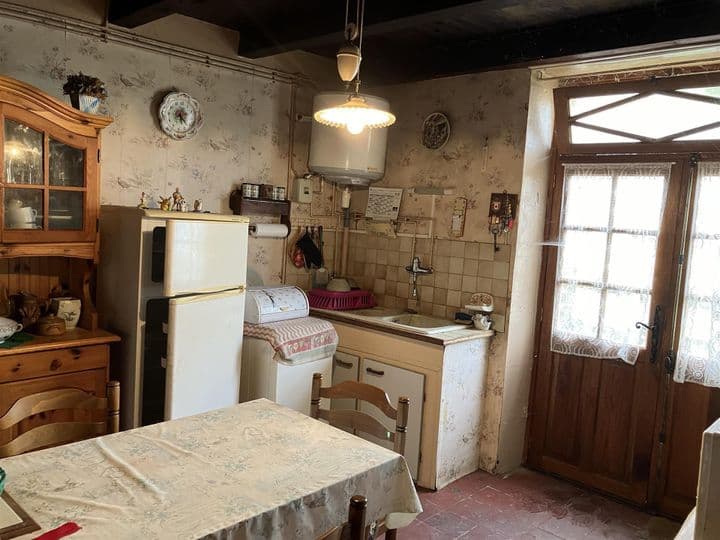 2 bedrooms house for sale in Mouterre-sur-Blourde, France