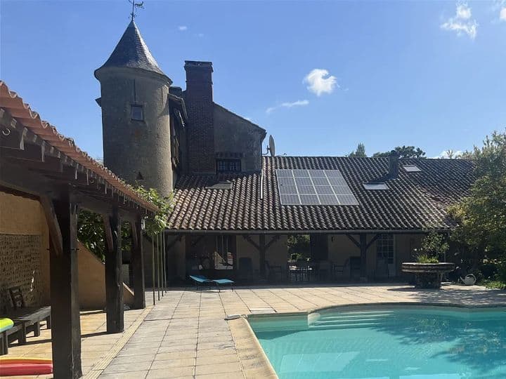 5 bedrooms house for sale in  France