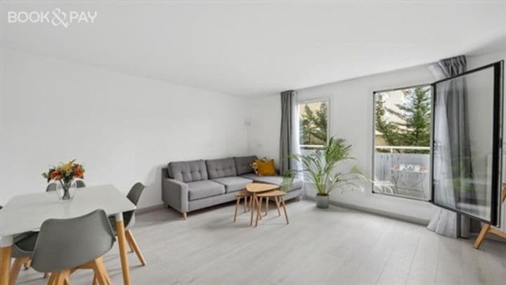 3 bedrooms apartment for sale in Nanterre, France