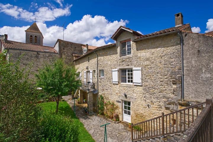 4 bedrooms house for sale in  France