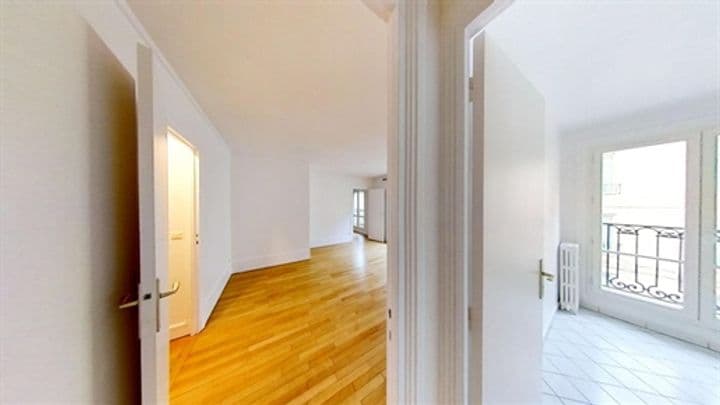 1 bedroom house for sale in Paris 8eme, France