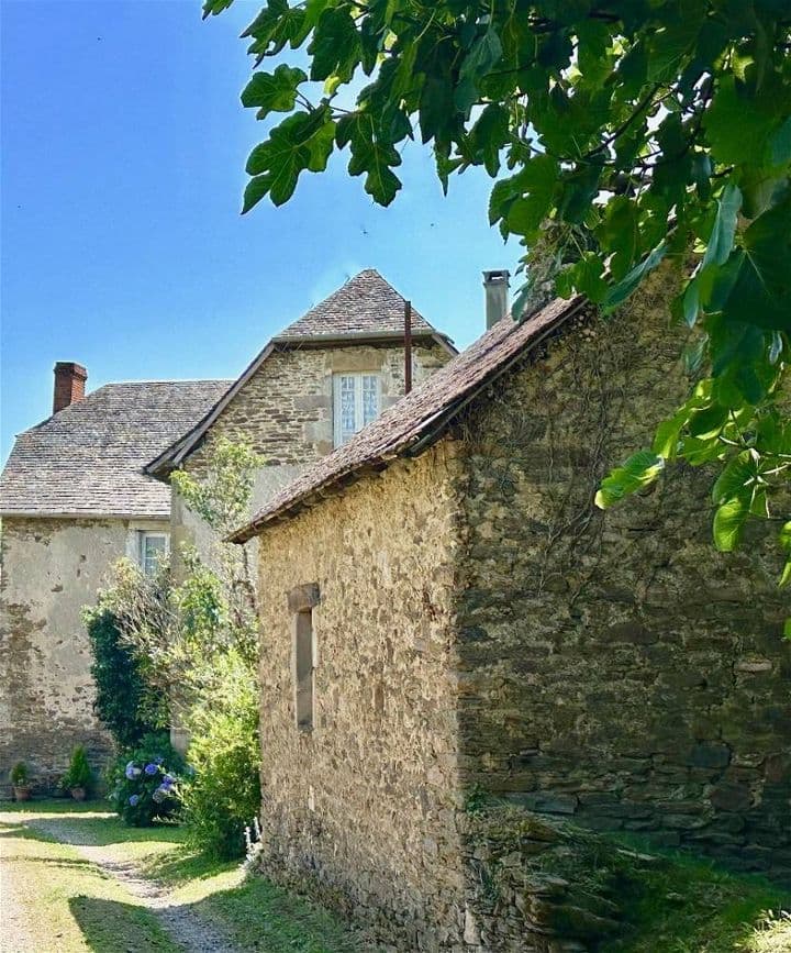 4 bedrooms other for sale in SAINT HILAIRE PEYROUX, France