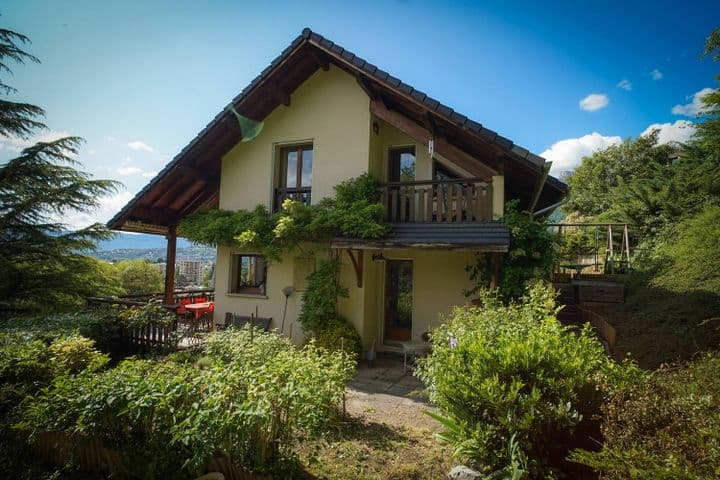 5 bedrooms house for sale in barby, France