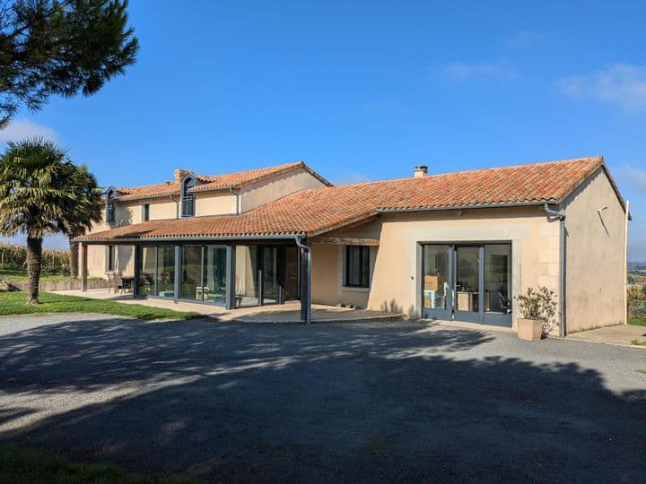 4 bedrooms house for sale in Mirebeau, France