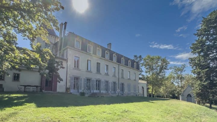 6 bedrooms house for sale in MONTREAL, France