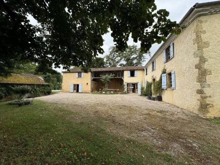 5 bedrooms house for sale in  France