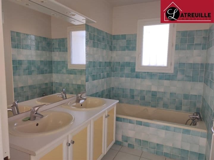 2 bedrooms other for sale in Gemozac, France