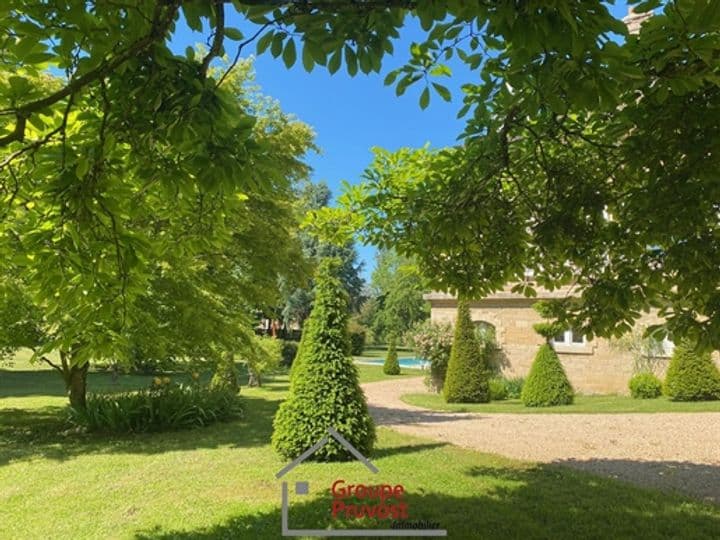 6 bedrooms house for sale in Macon, France