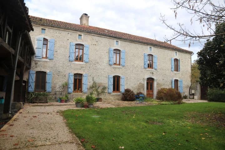 4 bedrooms house for sale in  France