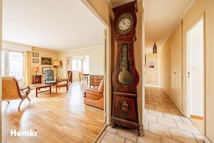4 bedrooms apartment for sale in Vanves, France