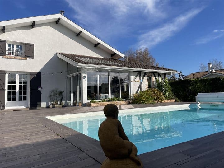 6 bedrooms house for sale in Biganos, France
