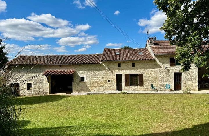 4 bedrooms house for sale in  France