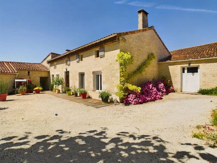 4 bedrooms house for sale in  France