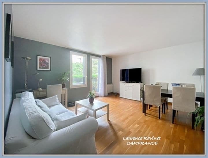 1 bedroom apartment for sale in Saint-Thibault-des-Vignes, France