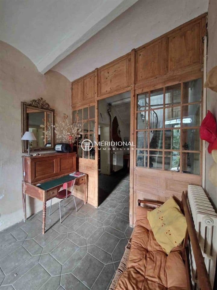 6 bedrooms house for sale in Nimes, France