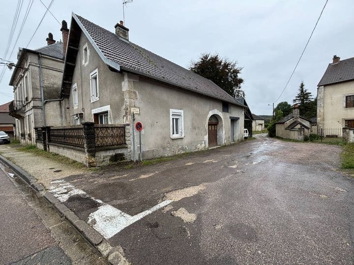 2 bedrooms house for sale in leuglay, France