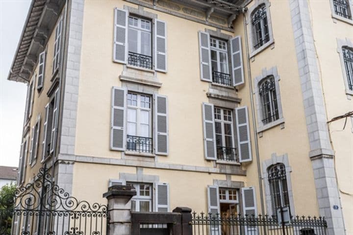 2 bedrooms apartment for sale in Pau, France