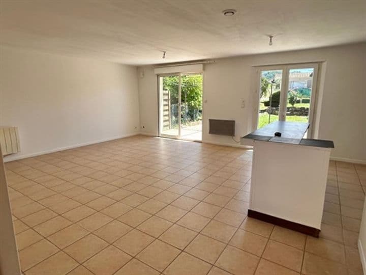 2 bedrooms house for sale in Entrechaux, France