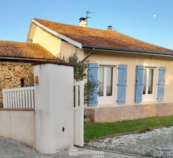 2 bedrooms house for sale in Hagetmau, France