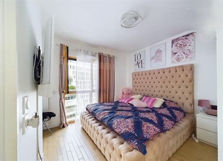 2 bedrooms apartment for sale in Nanterre, France