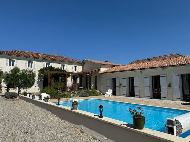 5 bedrooms house for sale in  France