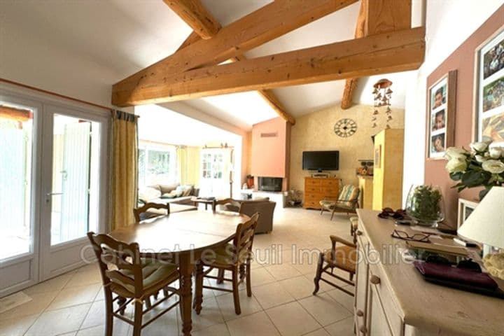 5 bedrooms house for sale in Roussillon, France