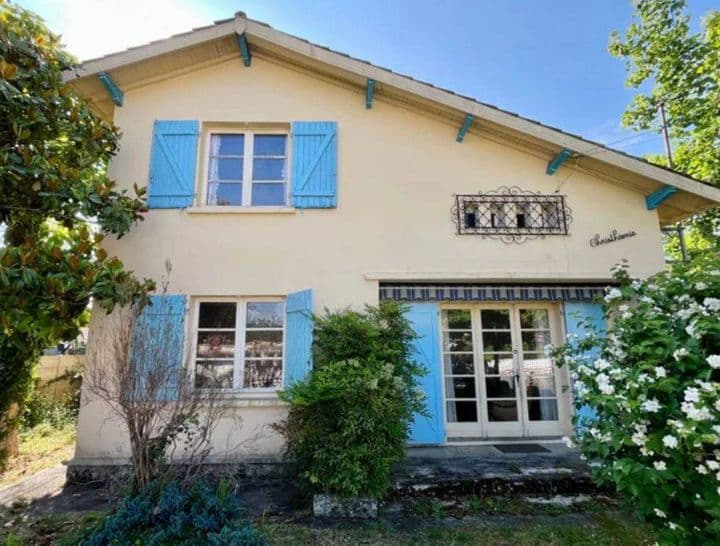 4 bedrooms house for sale in  France