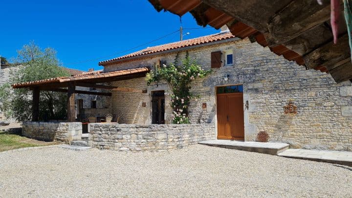 4 bedrooms house for sale in  France