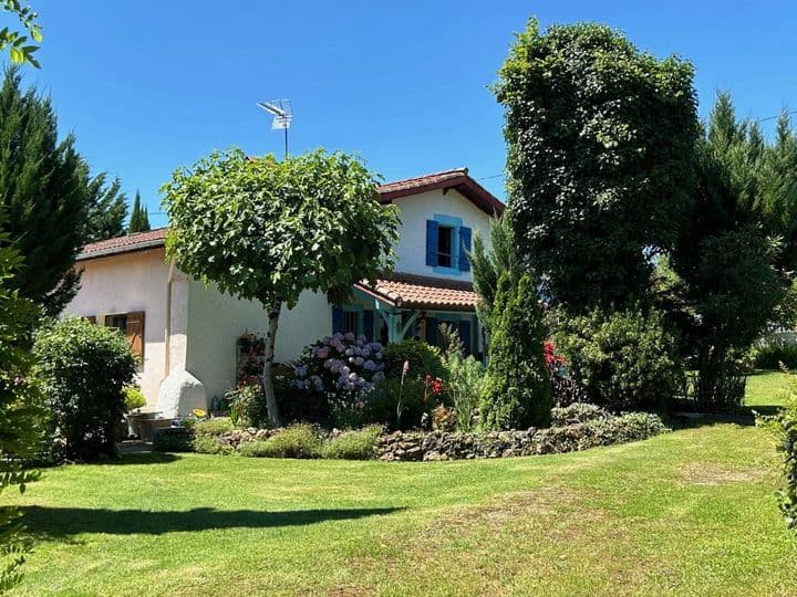 5 bedrooms house for sale in  France