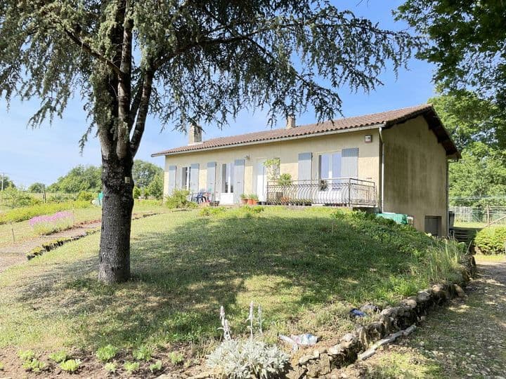 3 bedrooms house for sale in benest, France