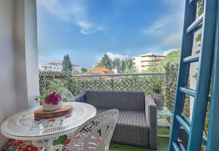 1 bedroom apartment for sale in Saint-Raphael, France