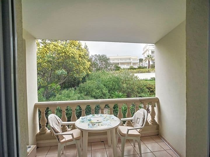 1 bedroom apartment for sale in Saint-Raphael, France