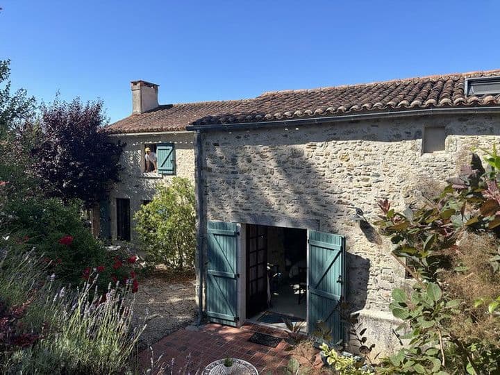 5 bedrooms house for sale in  France