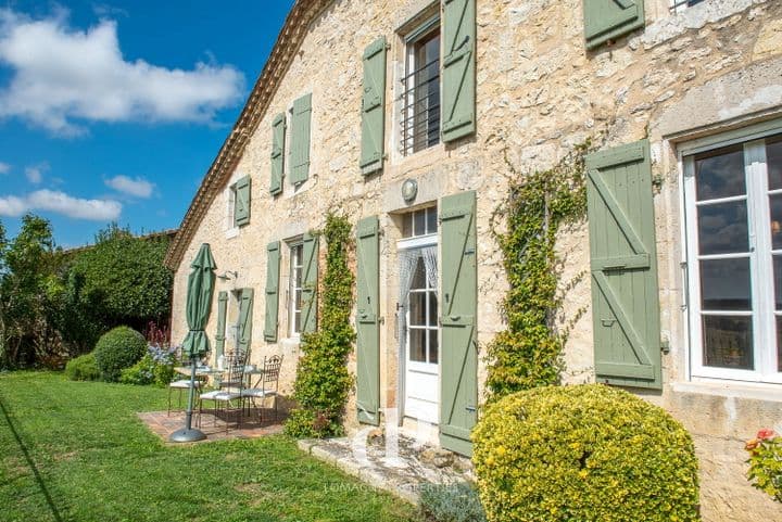 4 bedrooms house for sale in  France