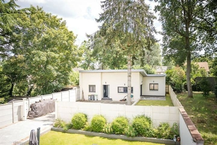 6 bedrooms house for sale in Beauchamp, France