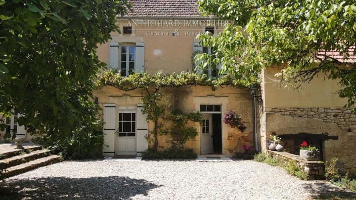 6 bedrooms house for sale in Le Bugue, France