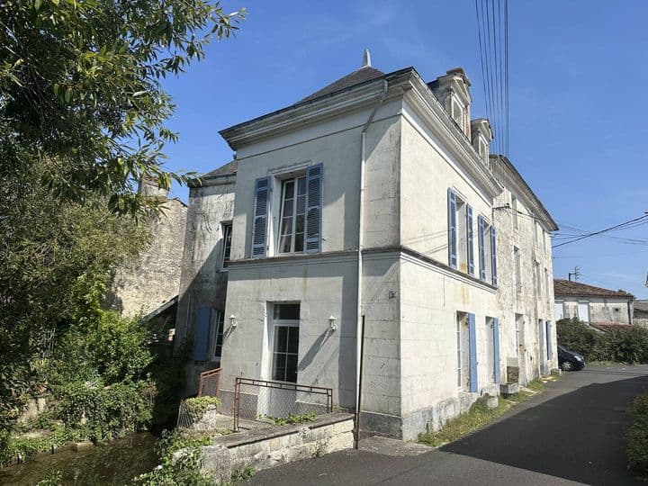 5 bedrooms house for sale in st jean d angely, France