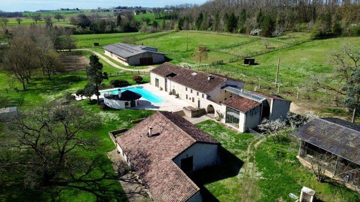 10 bedrooms house for sale in  France