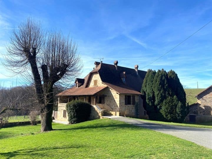 6 bedrooms house for sale in Figeac, France