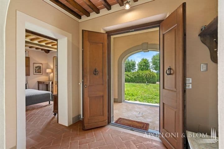 House for sale in Cortona, Italy