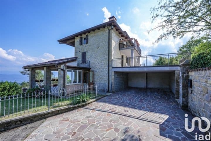 6 bedrooms house for sale in Tizzano Val Parma, Italy