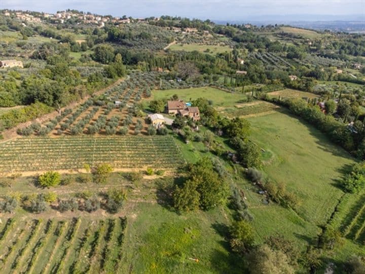 House for sale in Montepulciano, Italy