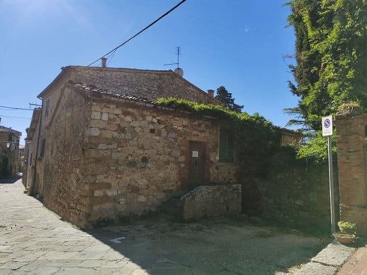 House for sale in Torrita di Siena, Italy