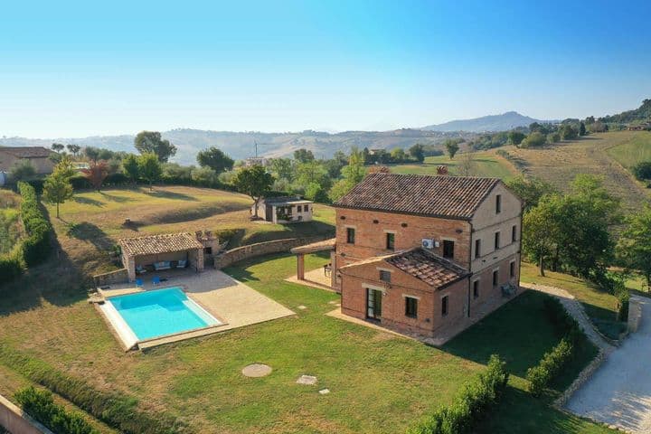 4 bedrooms house for sale in SantAngelo in Pontano, Italy