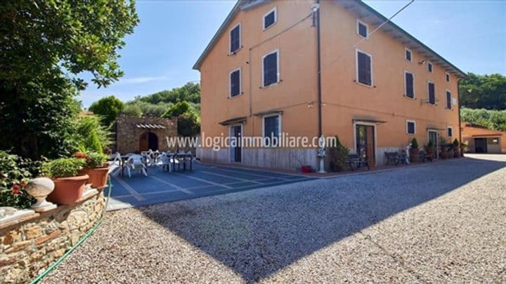 8 bedrooms house for sale in Chiusi, Italy