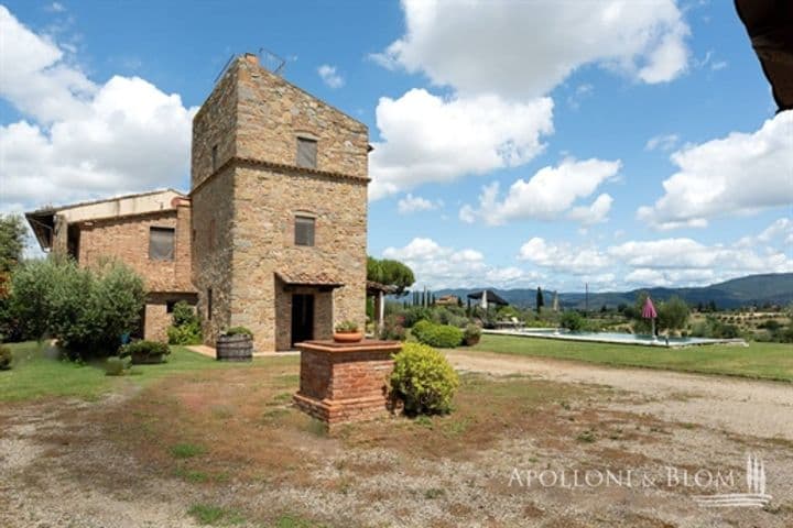 House for sale in Cortona, Italy