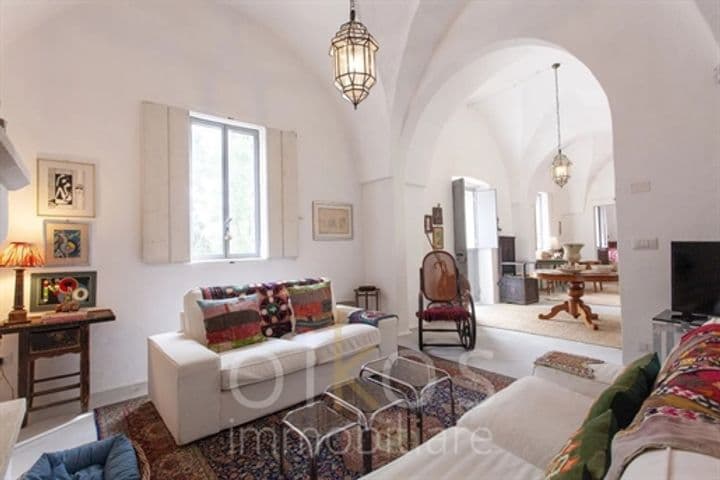 5 bedrooms house for sale in Oria, Italy